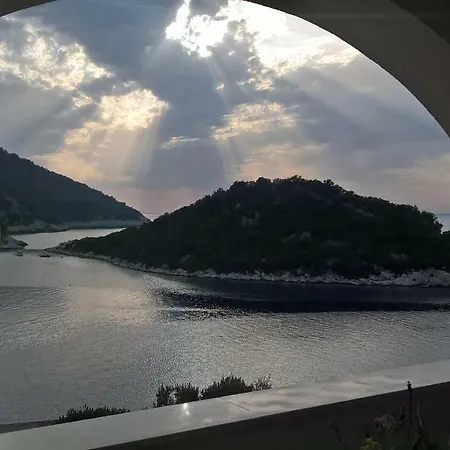 Zaklopatica * Lastovo