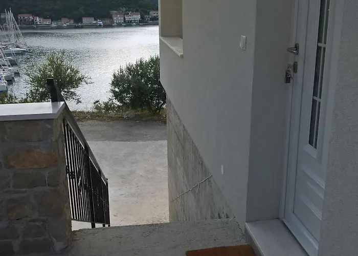 Zaklopatica Apartment