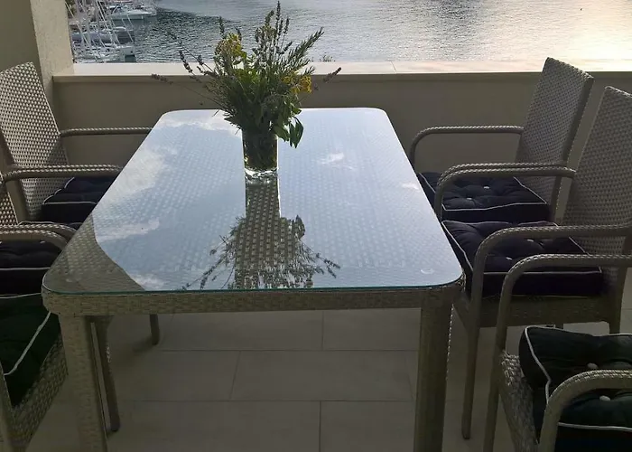 Zaklopatica Apartment Lastovo