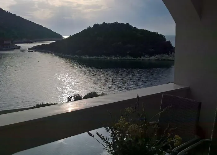 Zaklopatica Apartment Lastovo