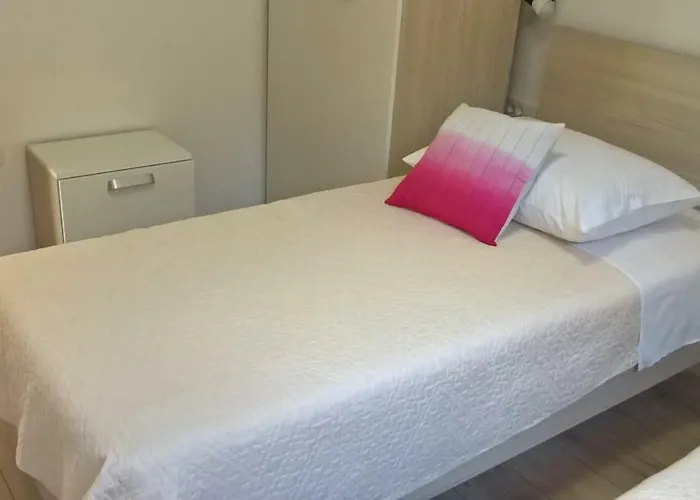 Zaklopatica Apartment *