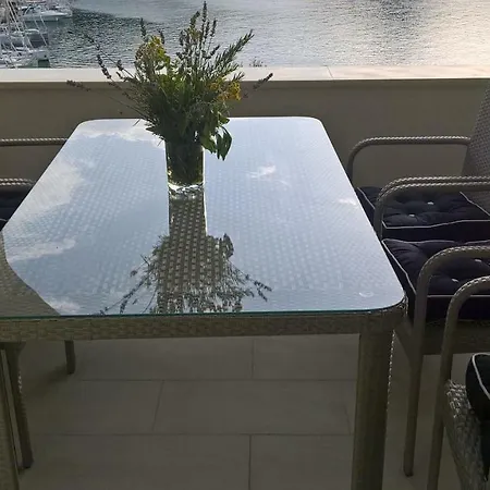 Zaklopatica Apartment Lastovo